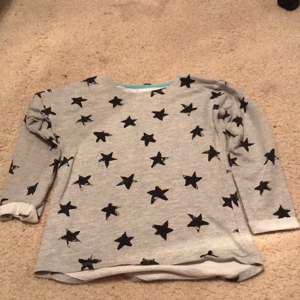 Sweater/heavy shirt